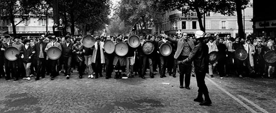 estudiants de París prenen el carrer a la revolta francesa del Maig de 1968